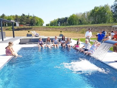 Svoboda Hausmesse 2018 - Badespaß am Pool