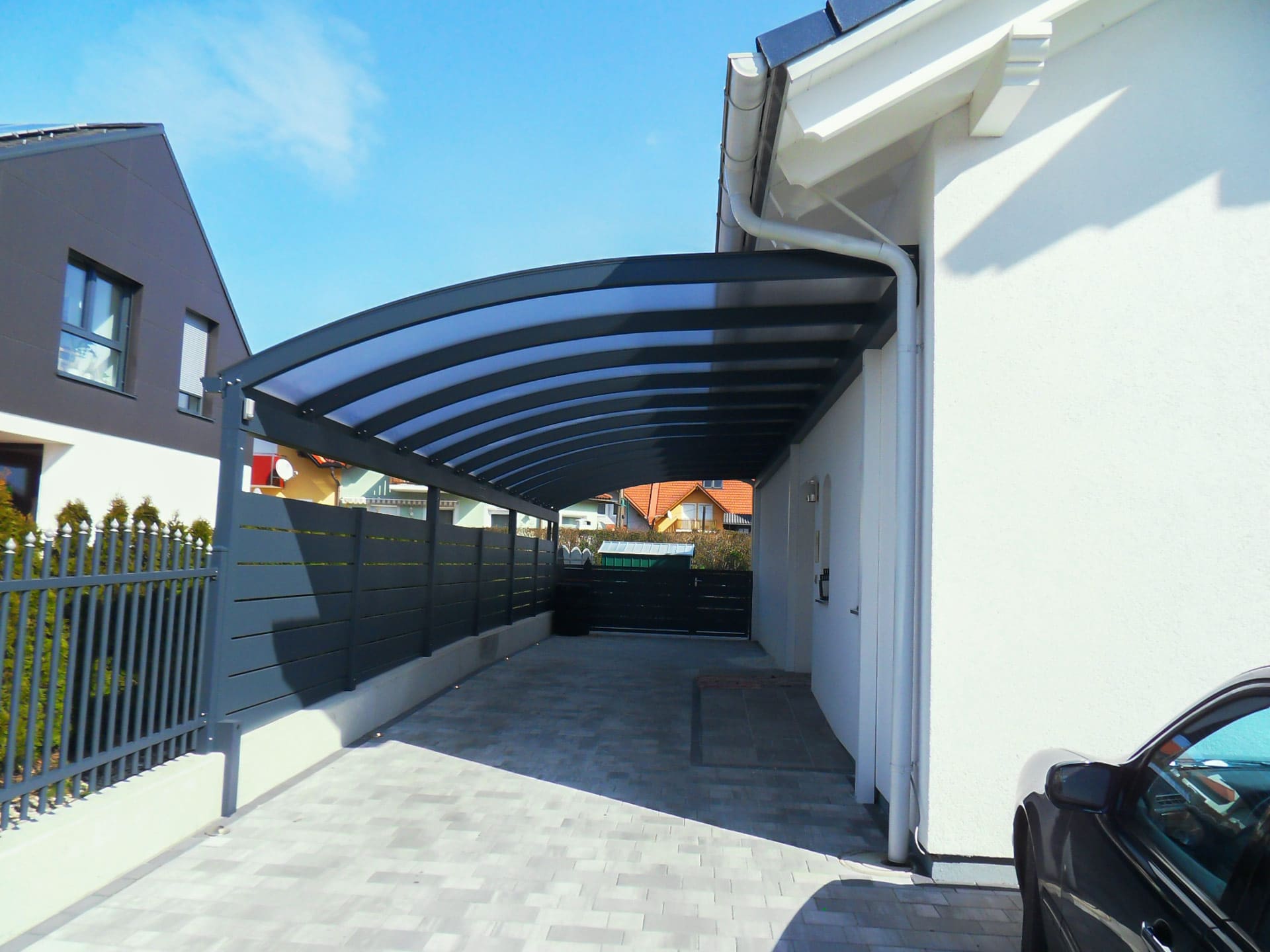 Carport 18 c | anthrazitfarbenes Carport mit Runddach und Doppelstegplatten | Svoboda Metalltechnik