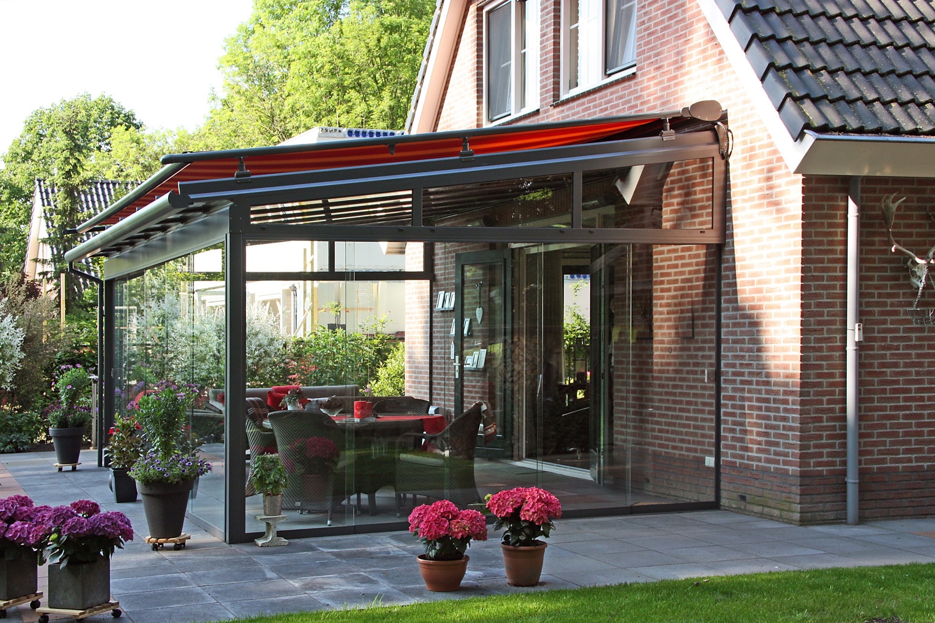 HS 03 | Sommergarten-Markise als Hitzeschutz bei direkter Sonneneinstrahlung auf Glasdach | Svoboda