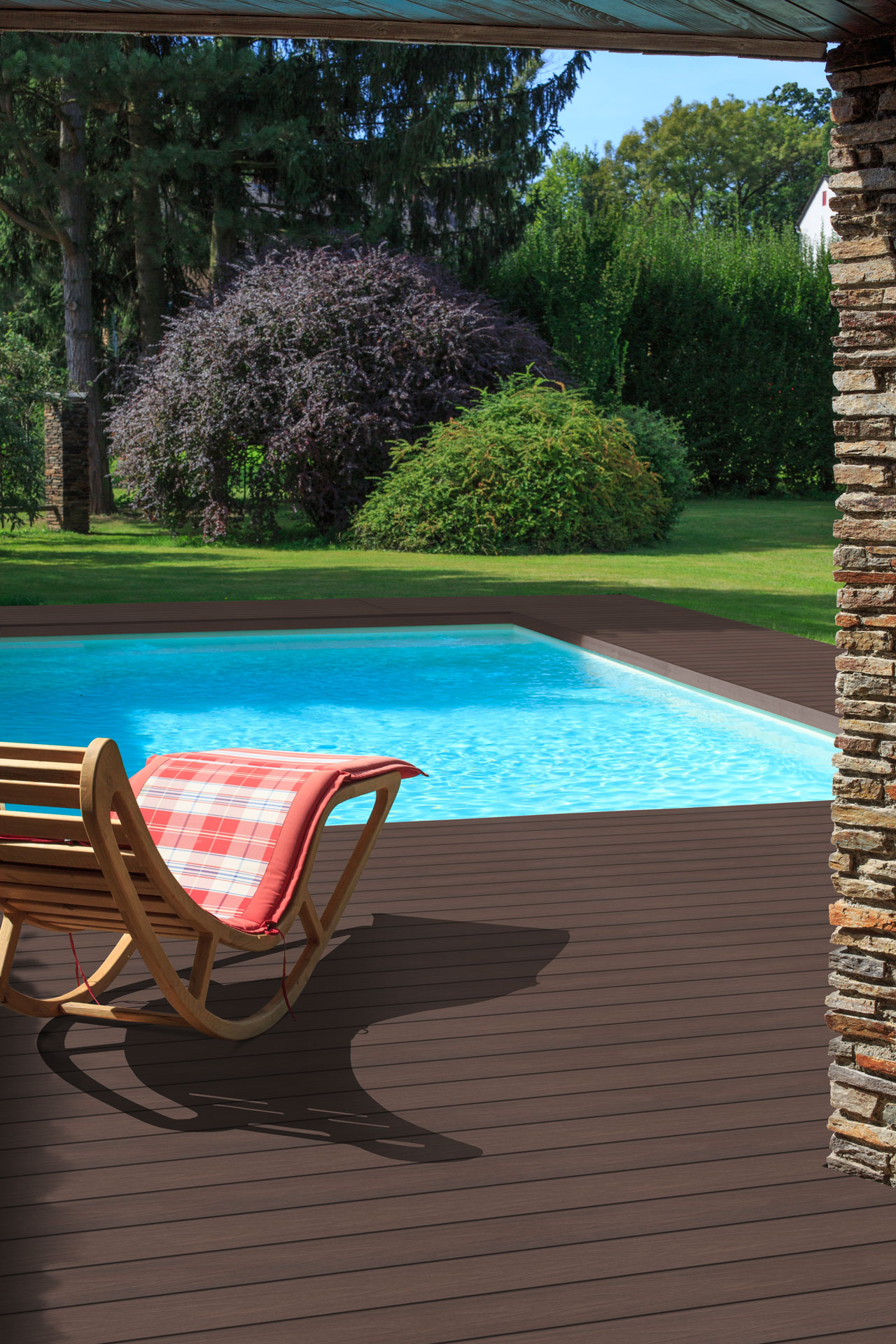 Fano Ultrashield IPE 03 | brauner Bodenbelag für die Terrassen im Außenbereich bei Pool | Svoboda