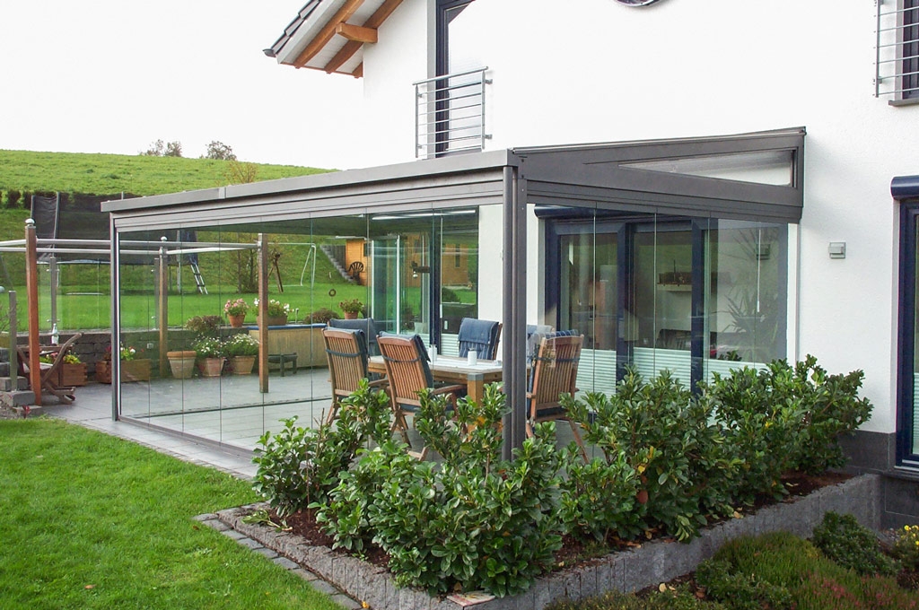 Sommergarten Alu 23 b | mit Alu-Glas überdachter Terrassen Sitzplatz, seitlich verglast | Svoboda