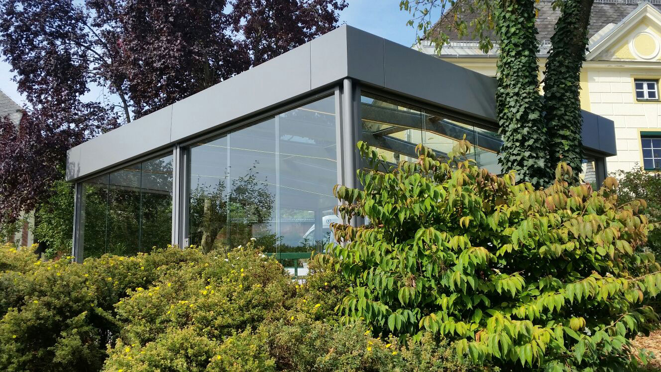 Sommergarten Alu 28 | modern, Flachdach Optik Aluminium Attika, grau, Komplettverglasung | Svoboda