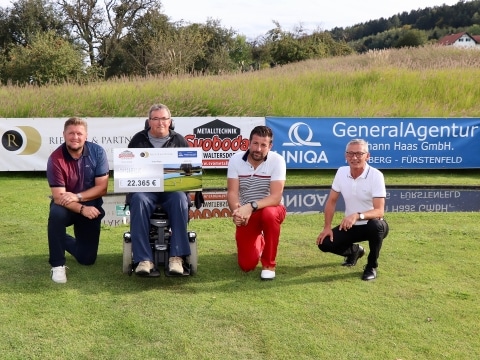 Scheckübergabe bei Charity Golf Turnier mit Thomas Svoboda, Herbert Riegler & Haas Johann