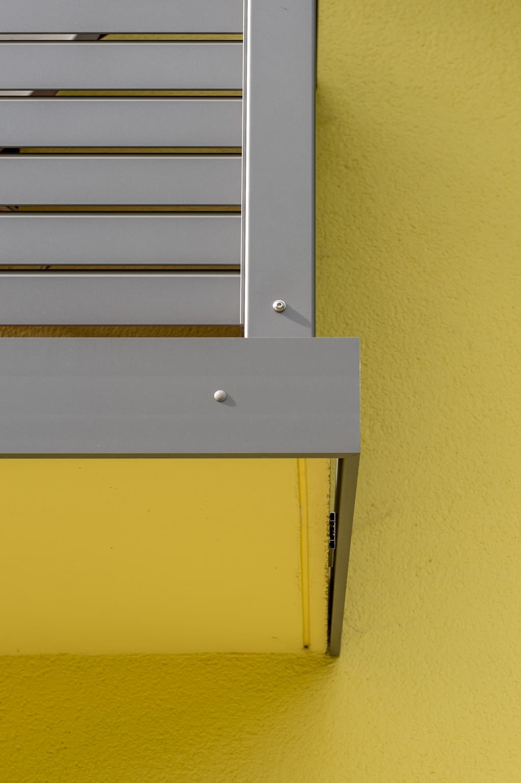 Telfs 14 g | Aluminiumbalkon mit stirnseitiger glatter Alu Verblendung von Balkonplatte | Svoboda