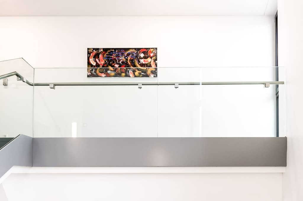 Pisa 10 k | Modernes Nurglas Galerie Geländer mit stirnseitigem Alubodenprofil montiert | Svoboda