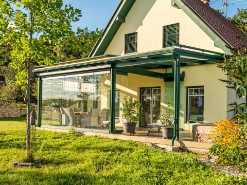 Schiebe-Dreh 16 a | Sommergarten-Verglasung als Windschutz bei Terrasse | Svoboda Metalltechnik