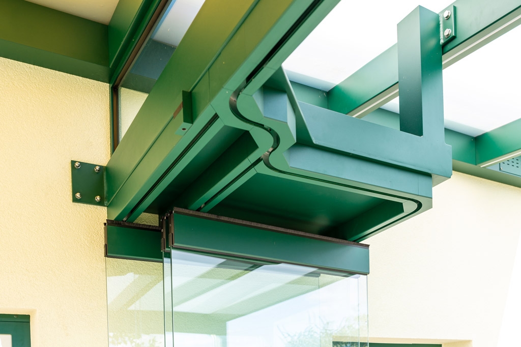 Schiebe-Dreh 16 l | Detailbild Sonderkonstruktion geführte Parkposition Glaselemente | Svoboda