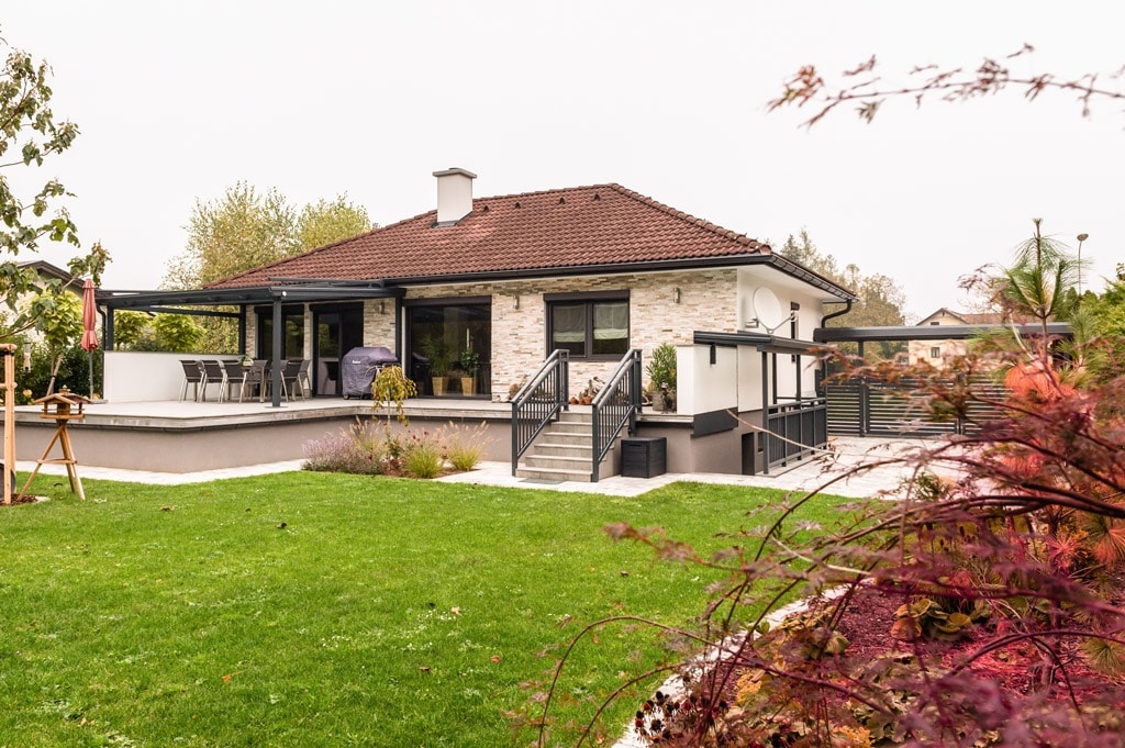 Terrassendach Alu 104 z1 | EF-Haus mit Überdachungen, Geländer, Carport & Zaun aus Alu | Svoboda
