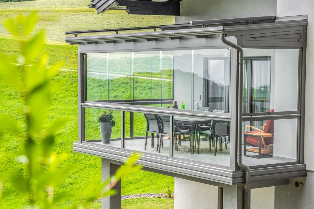 Sommergarten Alu 50 a | graues Aluminium-Terrassendach mit allseitiger Schutz-Verglasung | Svoboda